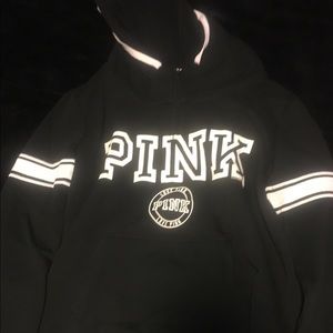 Black and white hoodie VS Pink 🖤
